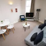 Willkommen In Unserem 2-schlafzimmer-apartment Fuer 5 Gaeste By Interhome Apartamento