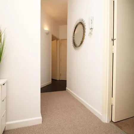 Willkommen In Unserem 2-schlafzimmer-apartment Fuer 5 Gaeste By Interhome *