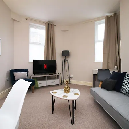 Willkommen In Unserem 2-schlafzimmer-apartment Fuer 5 Gaeste By Interhome Lägenhet Bristol