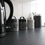 Willkommen In Unserem 2-schlafzimmer-apartment Fuer 5 Gaeste By Interhome 布里斯托