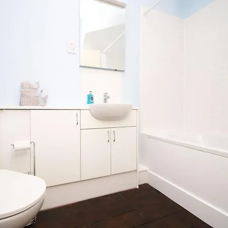 Willkommen In Unserem 2-schlafzimmer-apartment Fuer 5 Gaeste By Interhome Apartamento *