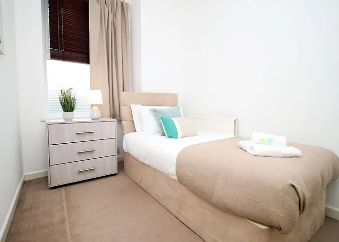 Willkommen In Unserem 2-schlafzimmer-apartment Fuer 5 Gaeste By Interhome Bristol