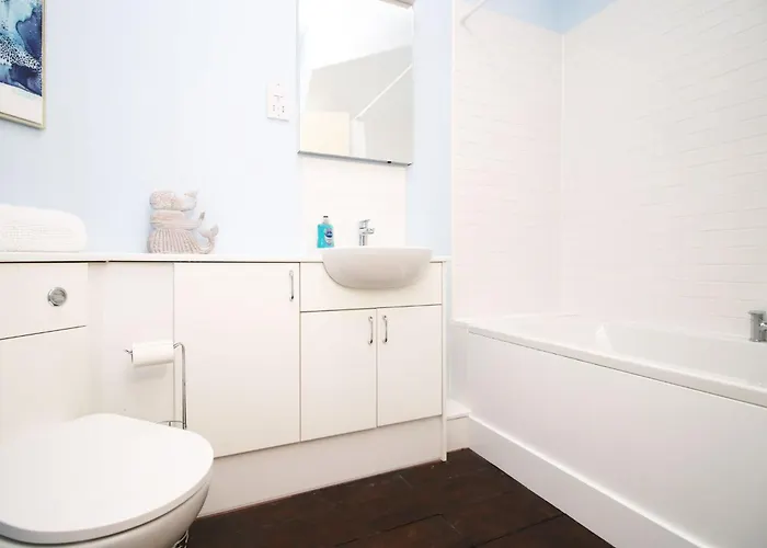 Willkommen In Unserem 2-schlafzimmer-apartment Fuer 5 Gaeste By Interhome Apartment *